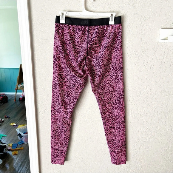 Nike Leggings Women's Medium Golf Pink Black Reef Print Logo Waist Athleisure - Picture 3 of 9